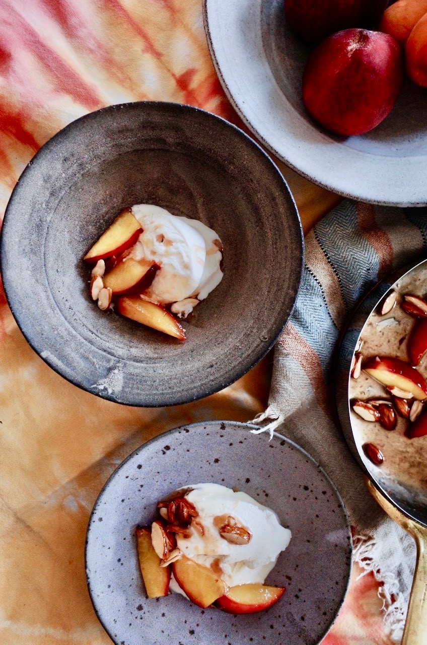 Glass med persikor och mandel