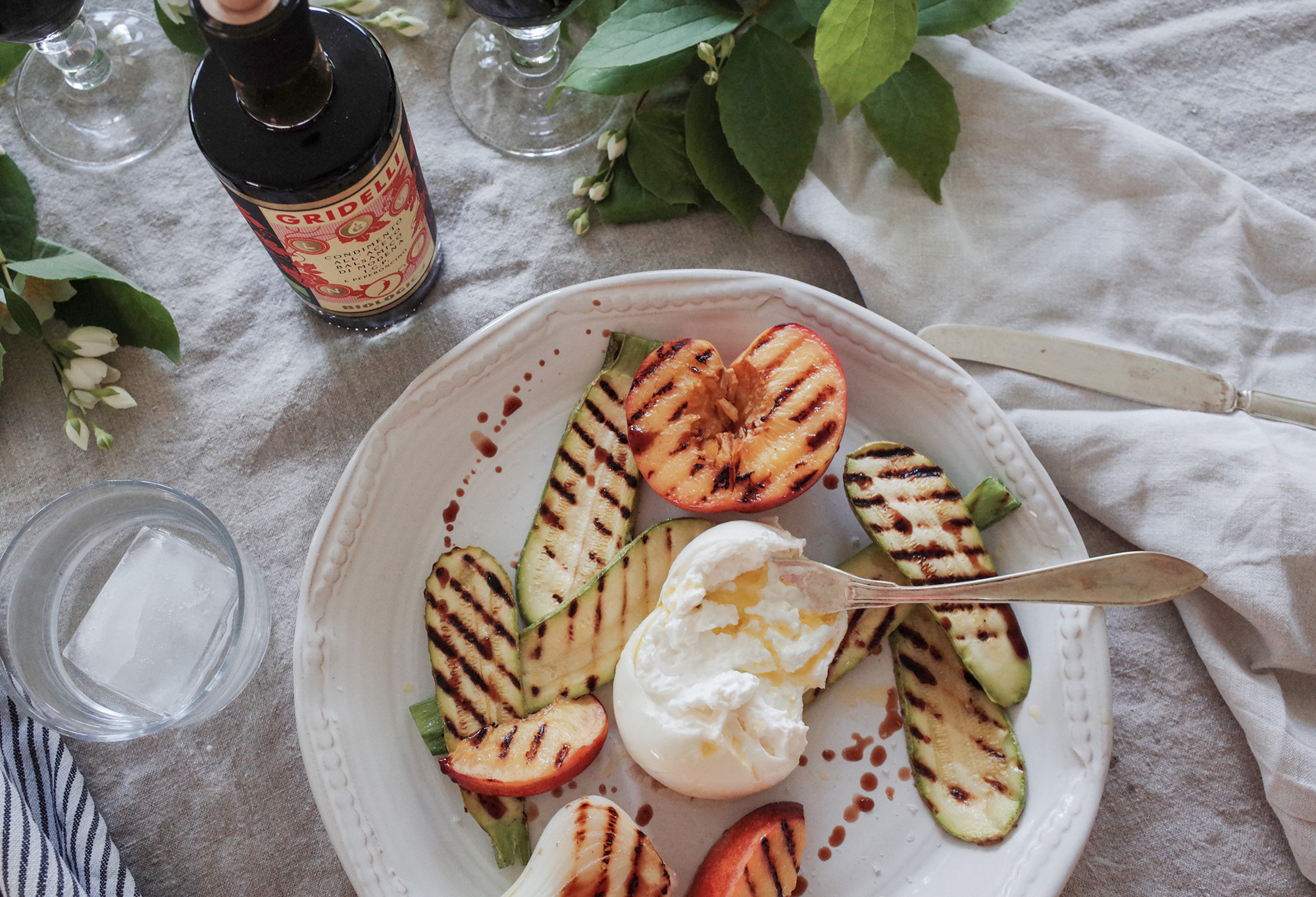 Grillade grönsaker med burrata och het balsamico